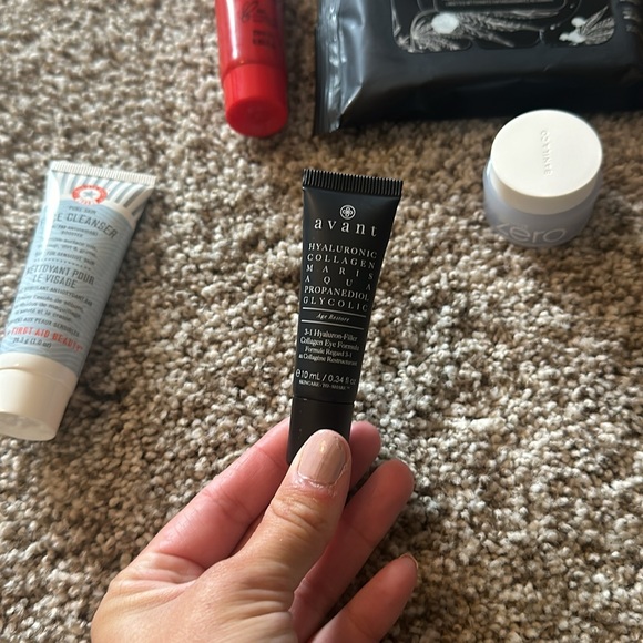 Makeup Bundle Set - Picture 3 of 7